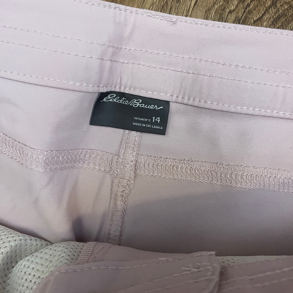 Eddie Bauer Women's Light Plum Women’s 14 Capri Pants - Picture 7 of 14